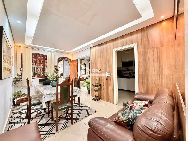 Casa com 3 quartos — Jardim Leblon, Belo Horizonte