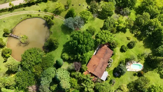 Fazenda/Sítio com 4 Quartos à venda, 245m² no Avenida Central, Gramado