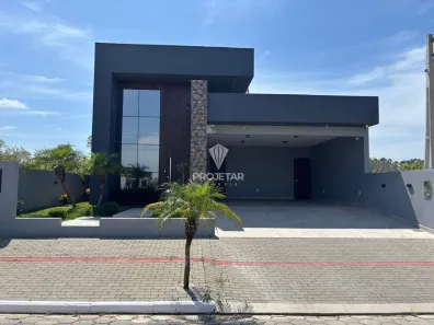 Casa com 3 Quartos à venda, 230m² no Centro, Araranguá