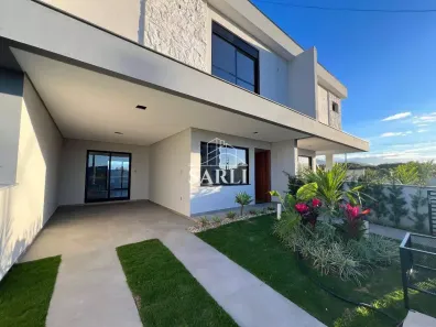Sobrado com 3 Quartos à venda, 119m² no Forquilhas, São José