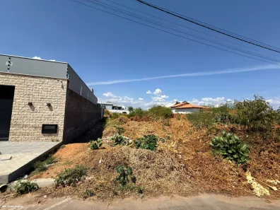 Lote/Terreno à venda, 375m² no Guanambi, Guanambi