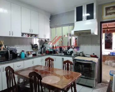 Casa com 3 Quartos à venda, 240m² no Vila Humaitá, Santo André