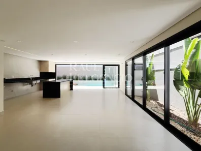 Sobrado com 3 Quartos à venda, 207m² no Gleba Simon Frazer, Londrina