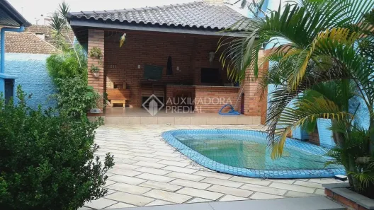 Casa com 4 Quartos à venda, 247m² no Medianeira, Porto Alegre