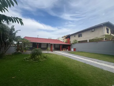 Casa com 1 Quarto à venda, 75m² no Jardim Iririú, Joinville