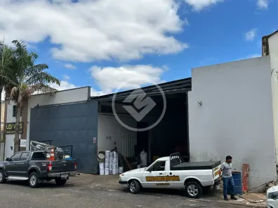 Galpão/Depósito/Armazém à venda, 600m² no Tibery, Uberlândia