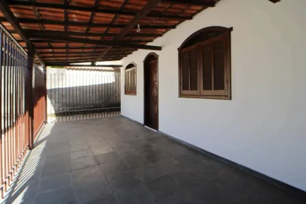 Casa com 2 Quartos para alugar, 200m² no Lindéia (Barreiro), Belo Horizonte