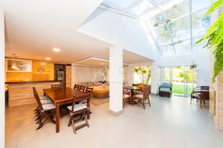Casa com 4 Quartos à venda, 378m² no Vista Alegre, Curitiba