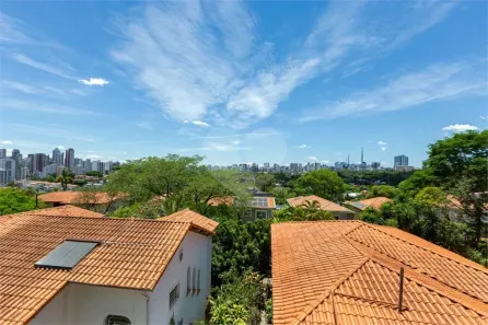 Sobrado com 5 Quartos à venda, 271m² no Sumaré, São Paulo