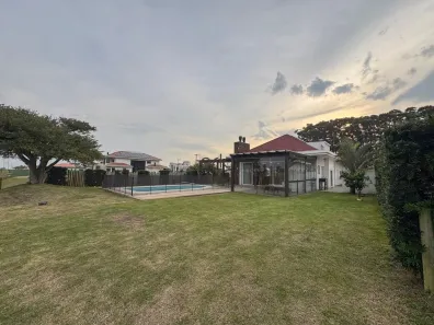 Casa de Condomínio com 5 Quartos à venda, 260m² no , Xangri-Lá