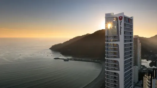 Apartamento com 4 Quartos para alugar, 226m² no Centro, Balneário Camboriú