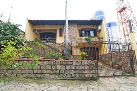 Casa com 2 Quartos para alugar, 155m² no Passo da Areia, Porto Alegre