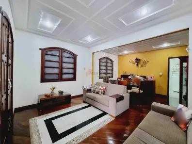 Casa com 3 Quartos à venda, 139m² no Planalto, Divinópolis