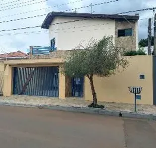 Casa com 3 Quartos à venda, 242m² no Jardim São Carlos, São Carlos