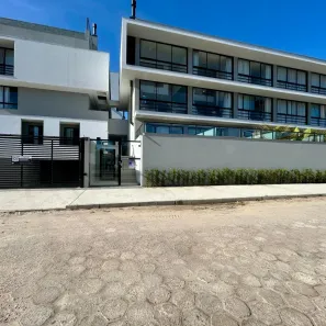 Apartamento com 1 Quarto para alugar, 56m² no Barra da Lagoa, Florianópolis
