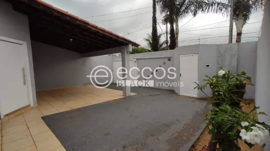 Casa com 3 Quartos para alugar, 131m² no Granada, Uberlândia
