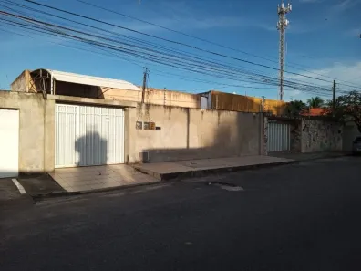 Casa com 5 Quartos à venda, 300m² no Vila União, Fortaleza