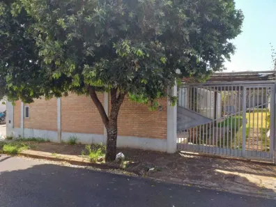 Casa com 2 Quartos à venda, 180m² no Centro, Araraquara