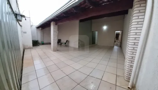 Casa com 3 Quartos à venda, 170m² no Jardim Holanda, Uberlândia