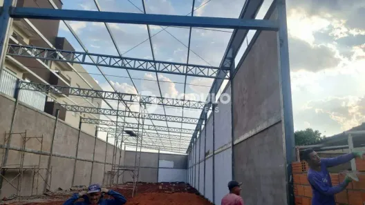 Galpão/Depósito/Armazém à venda, 802m² no Presidente Roosevelt, Uberlândia