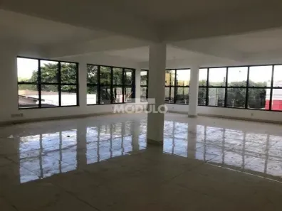 Prédio Comercial para alugar, 100m² no Cidade Jardim, Uberlândia
