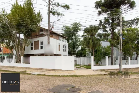 Casa com 2 Quartos à venda, 133m² no Guarujá, Porto Alegre
