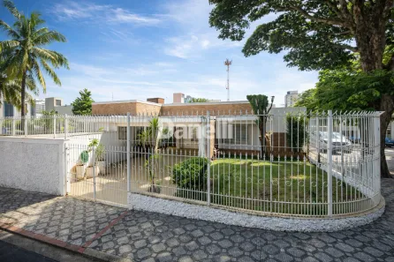 Casa com 3 Quartos à venda, 250m² no Jardim das Nações, Taubaté