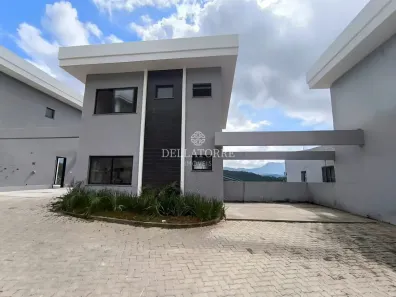 Casa de Condomínio com 4 Quartos à venda, 178m² no Golfe, Teresópolis