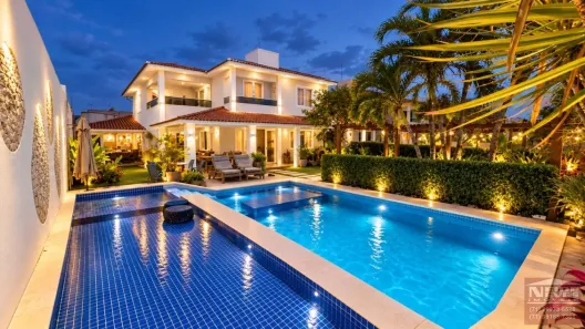 Casa de Condomínio com 4 Quartos à venda, 480m² no Buraquinho, Lauro de Freitas