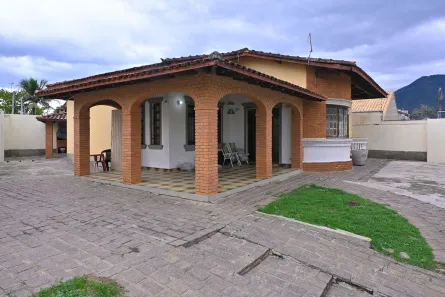 Casa com 3 Quartos à venda, 121m² no Balneário Stella Maris, Peruíbe