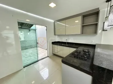 Sobrado com 3 Quartos à venda, 100m² no Colina de Laranjeiras, Serra