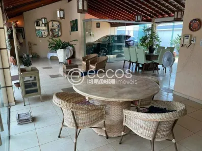 Casa de Condomínio com 5 Quartos à venda, 334m² no Residencial Mário de Almeida Franco, Uberaba