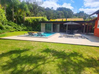Casa de Condomínio com 4 Quartos à venda, 250m² no Itaipava, Petrópolis