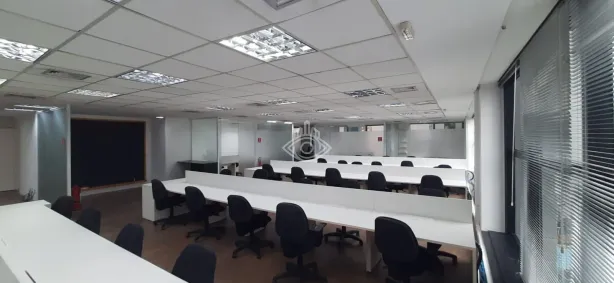 Sala Comercial com 6 Quartos para alugar, 371m² no Vila Olímpia, São Paulo