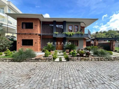 Casa de Condomínio com 4 Quartos à venda, 251m² no Pimenteiras, Teresópolis