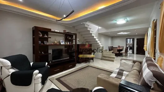 Sobrado com 3 Quartos à venda, 287m² no Olímpico, São Caetano do Sul