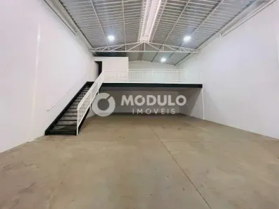Galpão/Depósito/Armazém para alugar, 250m² no Bosque dos Buritis, Uberlândia