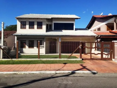 Sobrado com 3 Quartos à venda, 190m² no Capão da Canoa, Capão da Canoa