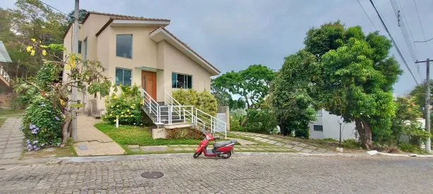 Casa de Condomínio com 3 Quartos à venda, 300m² no Charitas, Niterói