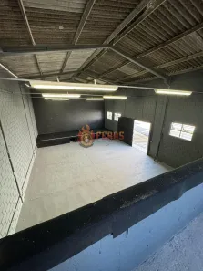 Galpão/Depósito/Armazém à venda, 200m² no Vila Barão, Sorocaba