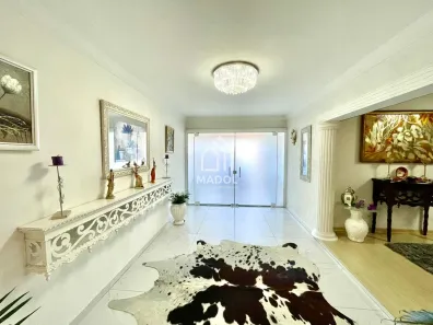 Casa com 3 Quartos à venda, 330m² no Uvaranas, Ponta Grossa