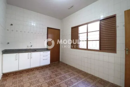 Casa com 3 Quartos para alugar, 220m² no Martins, Uberlândia