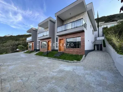 Casa com 3 Quartos à venda, 139m² no Golfe, Teresópolis