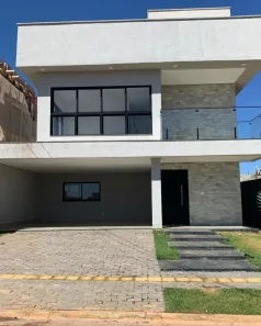 Casa de Condomínio com 3 Quartos à venda, 258m² no Jardins Capri, Senador Canedo