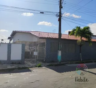 Casa com 2 Quartos à venda, 201m² no Cidade dos Funcionários, Fortaleza