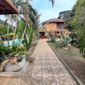 Fazenda/Sítio com 3 Quartos à venda, 185m² no Recanto dos Lagos, Juiz de Fora