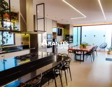 Casa de Condomínio com 3 Quartos à venda, 215m² no Shopping Park, Uberlândia