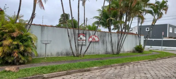 Casa com 4 Quartos à venda, 221m² no Jardim Nomar, Caraguatatuba