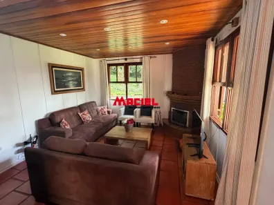 Fazenda/Sítio com 4 Quartos à venda, 180m² no Santo Antonio do Pinhal, Santo Antônio do Pinhal