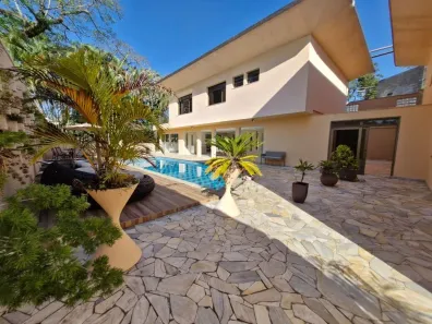 Casa de Condomínio com 4 Quartos para alugar, 850m² no Vila Vianna, Cotia